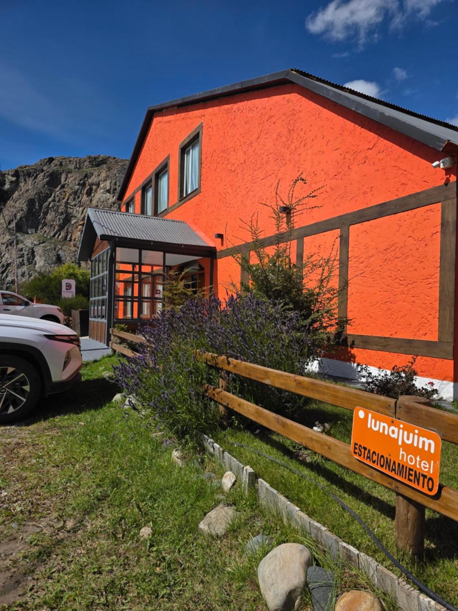 Hotel Lunajuim El Chalten Exterior photo